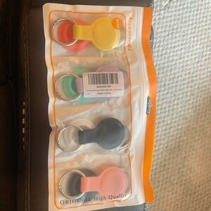8 piece silicone case for AirTags key chain